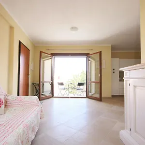 https://le-9-gocce-apartment-with-sea-view.in-sardinia.net